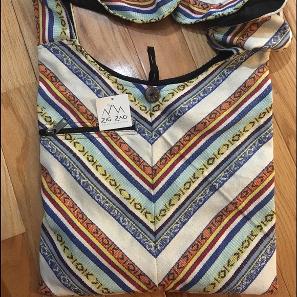 Zig Zag bag with one strap, zipper closure - Picture 1 of 4